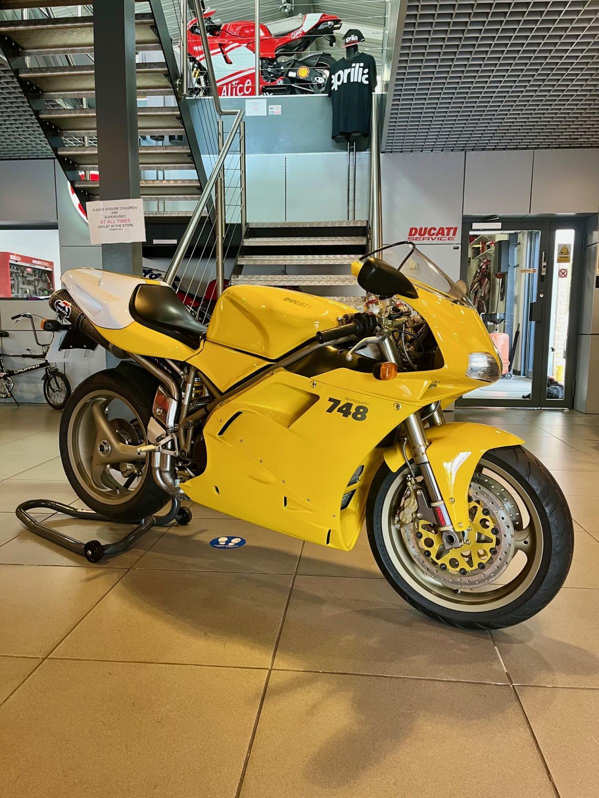 DUCATI 748SPS
